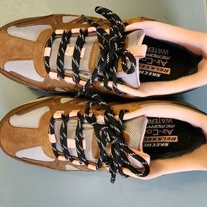 Skecher Hiking Sneaker